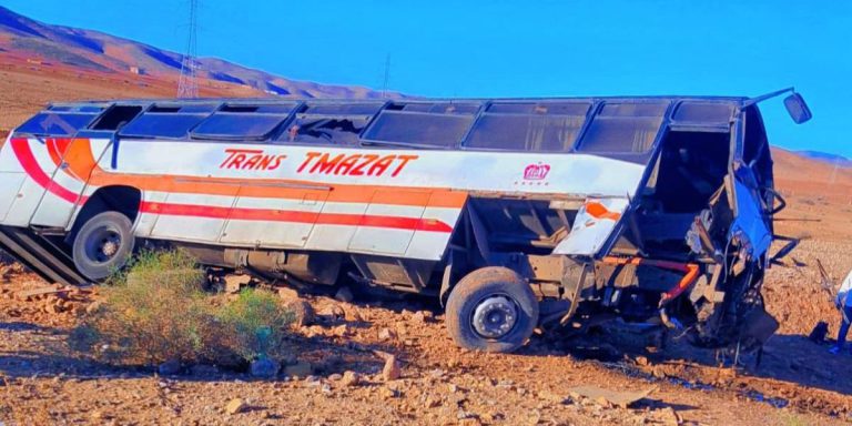 انقلاب حافلة لنقل المسافرين نواحي الناظور يخلف 8 إصابات انقلاب حافلة لنقل المسافرين نواحي الناظور يخلف 8 إصابات